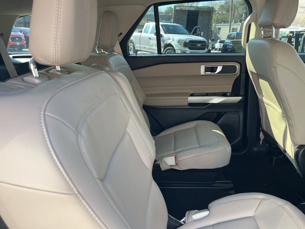 Certified 2022 Ford Explorer XLT w/ Equipment Group 202A image 22