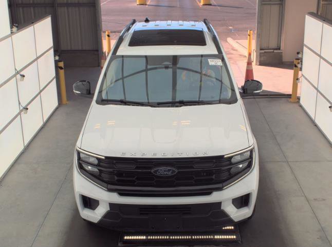 Certified 2025 Ford Expedition Active image 8