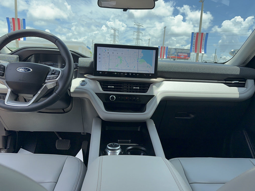 Certified 2025 Ford Explorer Active w/ Active Comfort Package AWD/4WD image 30