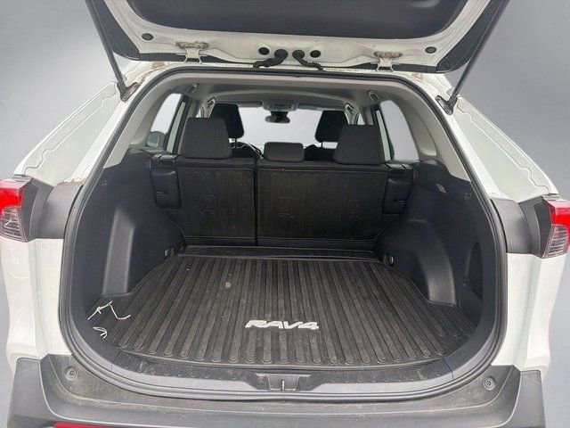 Used 2020 Toyota RAV4 LE w/ All Weather Liner Package AWD/4WD image 23