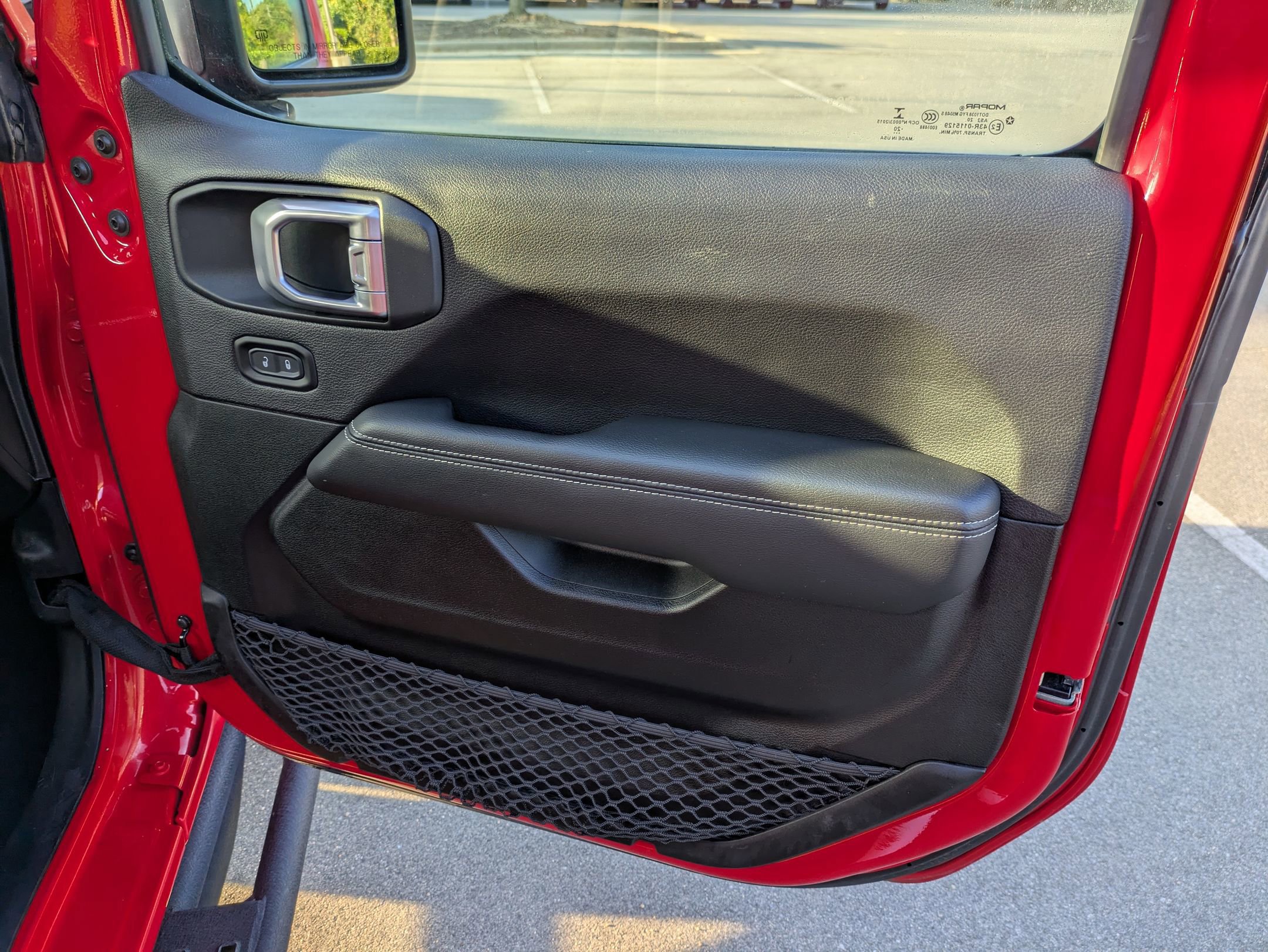 Used 2020 Jeep Wrangler Unlimited Sahara image 41