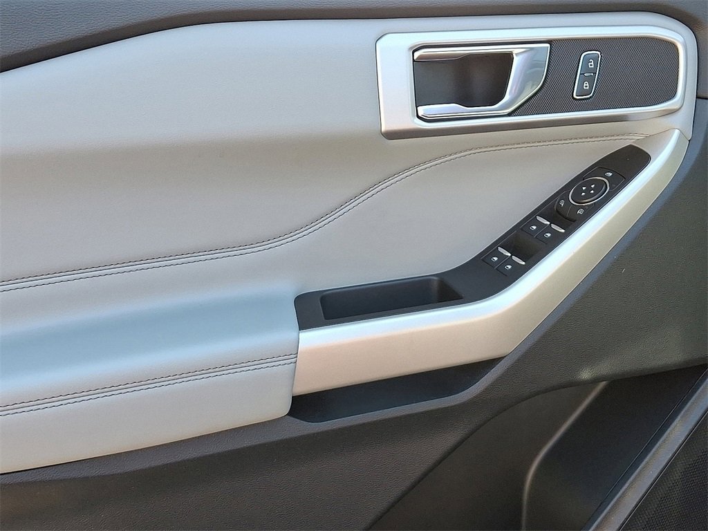 Certified 2021 Ford Explorer XLT w/ Equipment Group 202A image 13