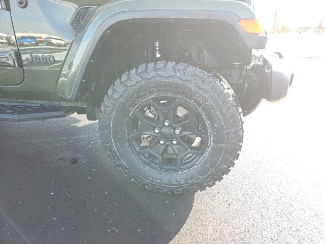Used 2022 Jeep Gladiator Sport image 7