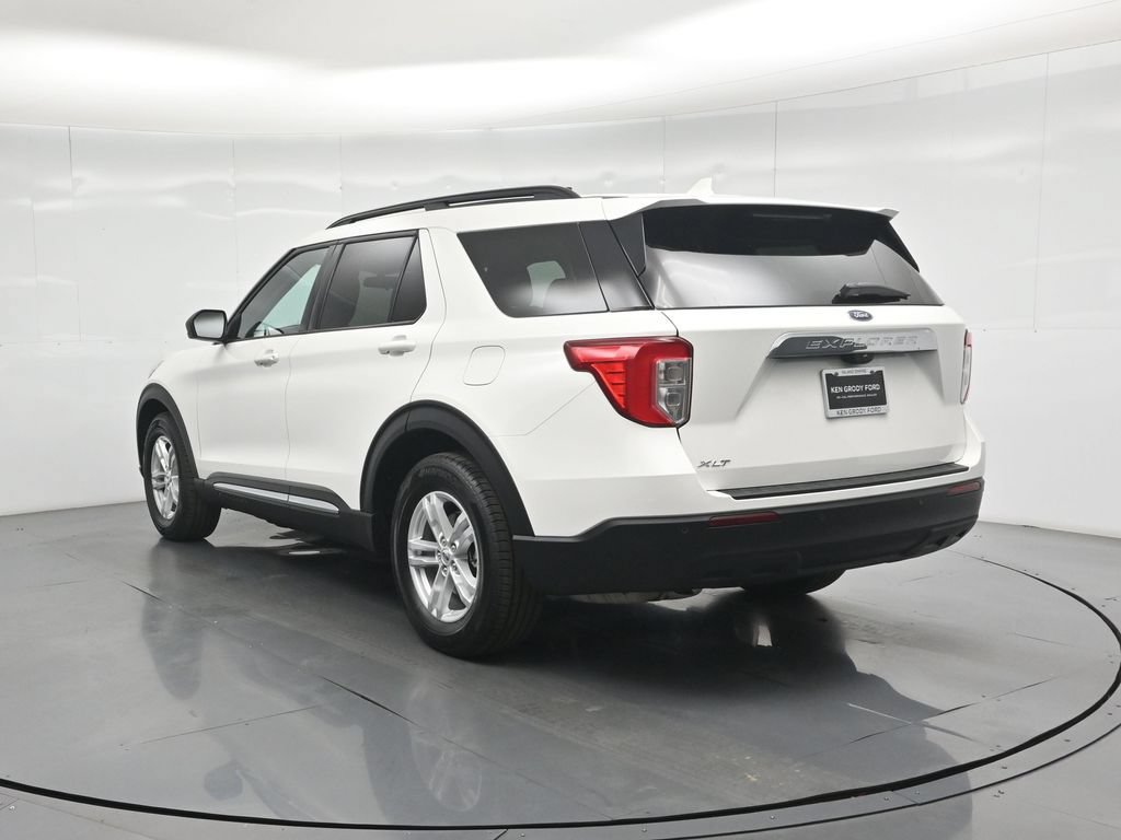 Certified 2024 Ford Explorer XLT RWD image 31