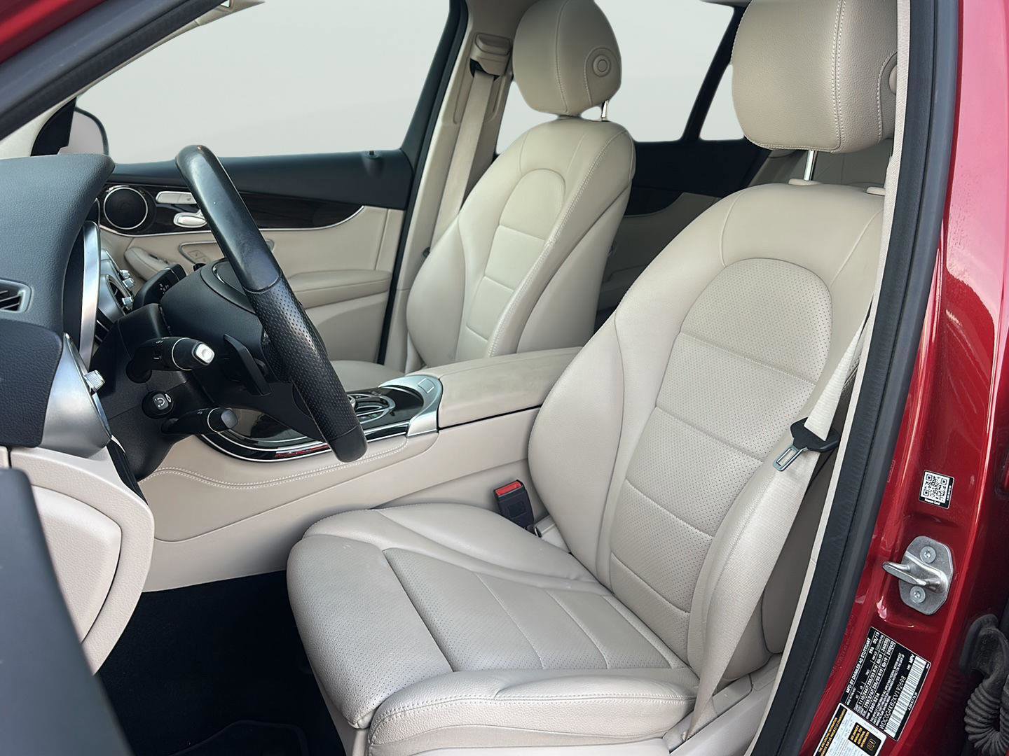 Used 2019 Mercedes-Benz GLC 300 4MATIC image 8