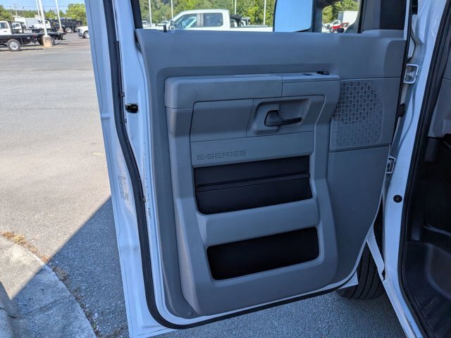 Certified 2024 Ford E-450 and Econoline 450 Super Duty w/ Power Windows & Locks Group RWD image 12
