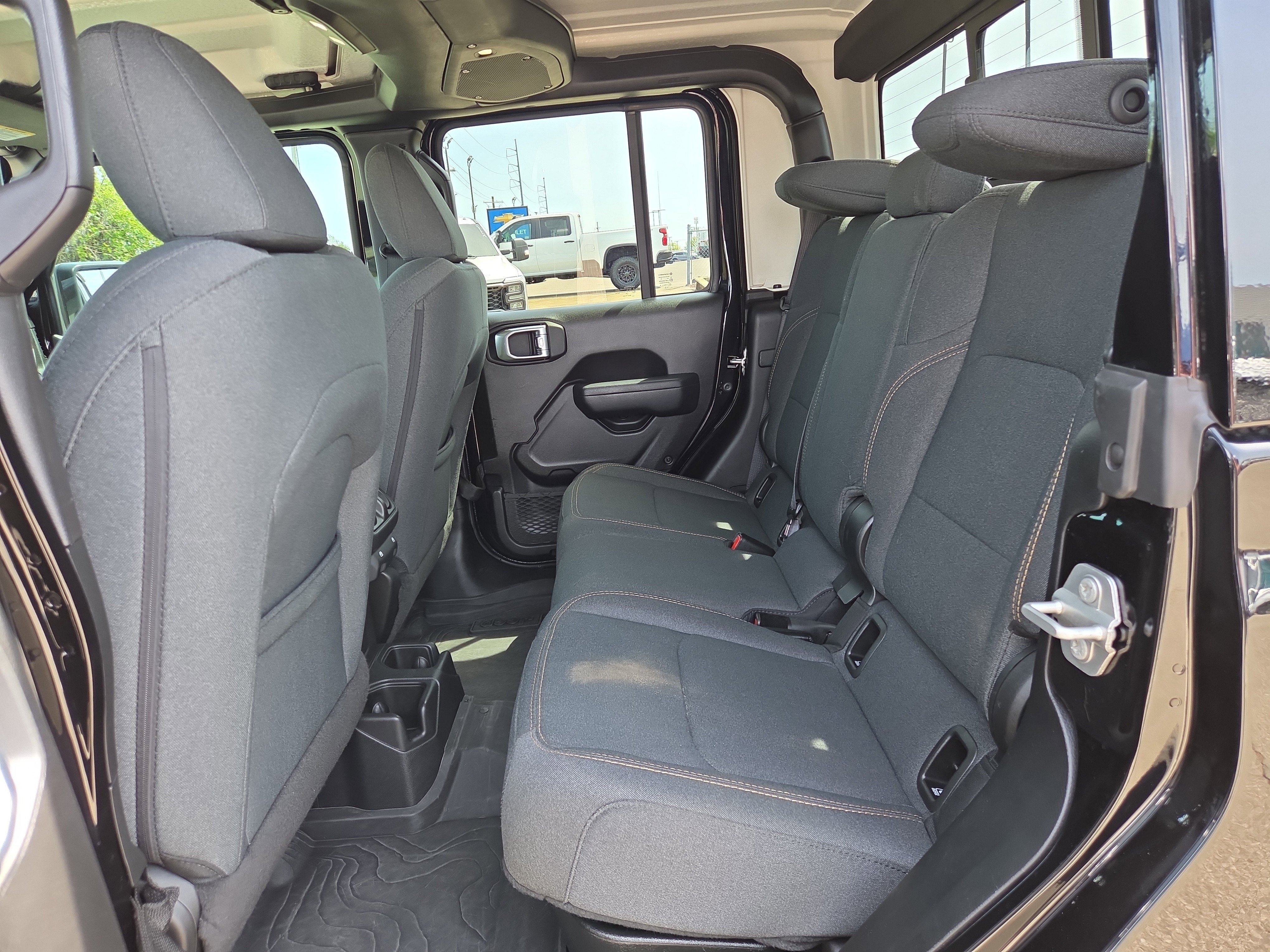 Used 2024 Jeep Gladiator Sport AWD/4WD image 11