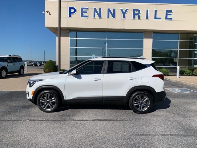 Used 2023 Kia Seltos S image 2