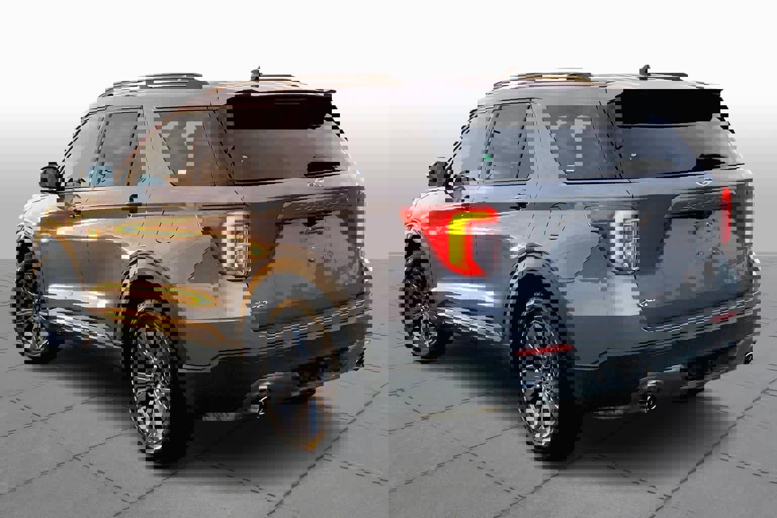 Certified 2023 Ford Explorer XLT w/ Equipment Group 202A image 4