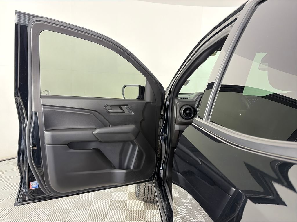 Used 2024 Chevrolet Colorado Trail Boss w/ Technology Package AWD/4WD image 10