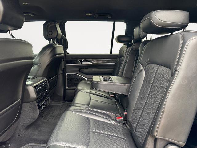 Used 2022 Jeep Wagoneer Series II AWD/4WD image 13