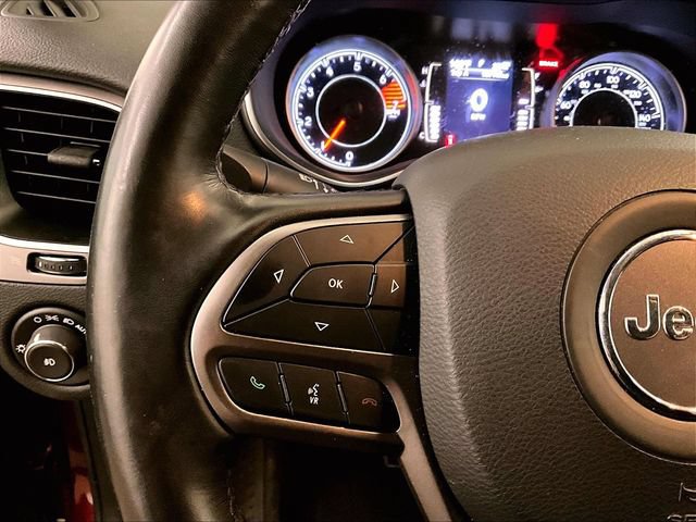 Used 2020 Jeep Cherokee Latitude Plus AWD/4WD image 17