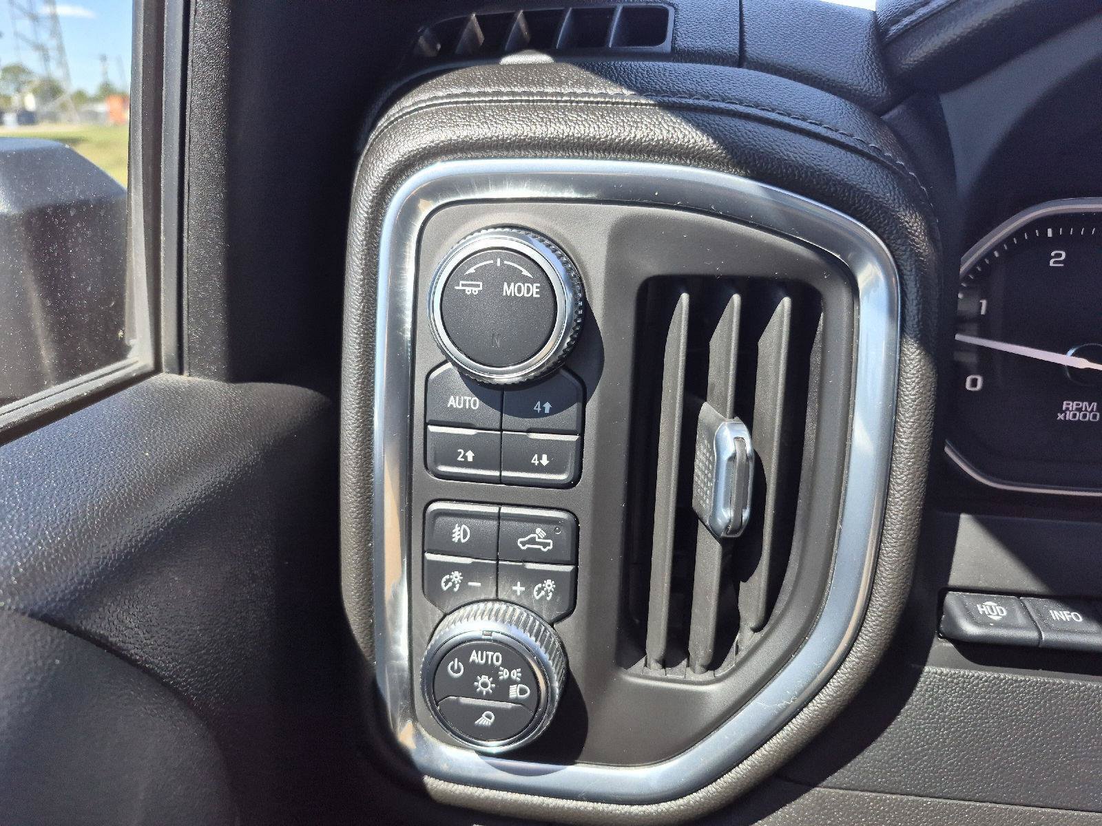 Used 2022 GMC Sierra 2500 Denali w/ Denali Black Diamond Edition AWD/4WD image 7