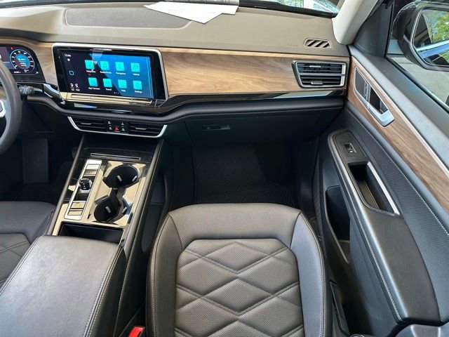 Used 2024 Volkswagen Atlas SE FWD image 11