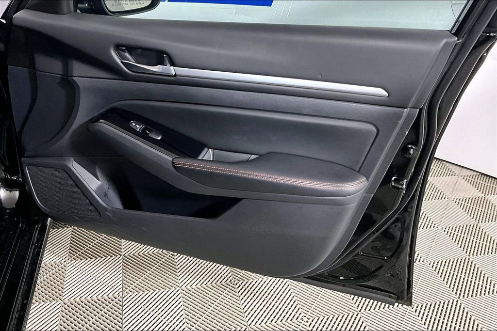 Used 2025 Nissan Altima 2.5 SR image 19