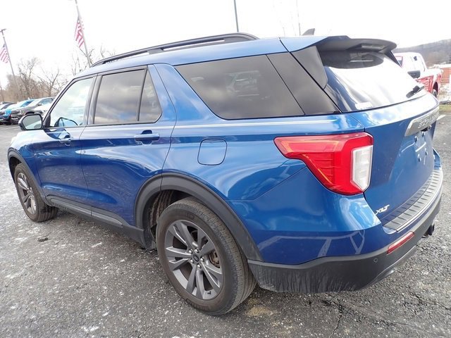 Certified 2022 Ford Explorer XLT w/ Equipment Group 202A image 5