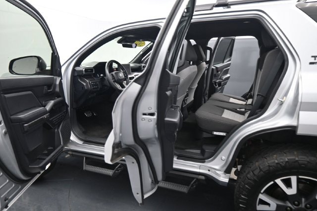 Used 2025 Toyota 4Runner TRD Sport AWD/4WD image 17