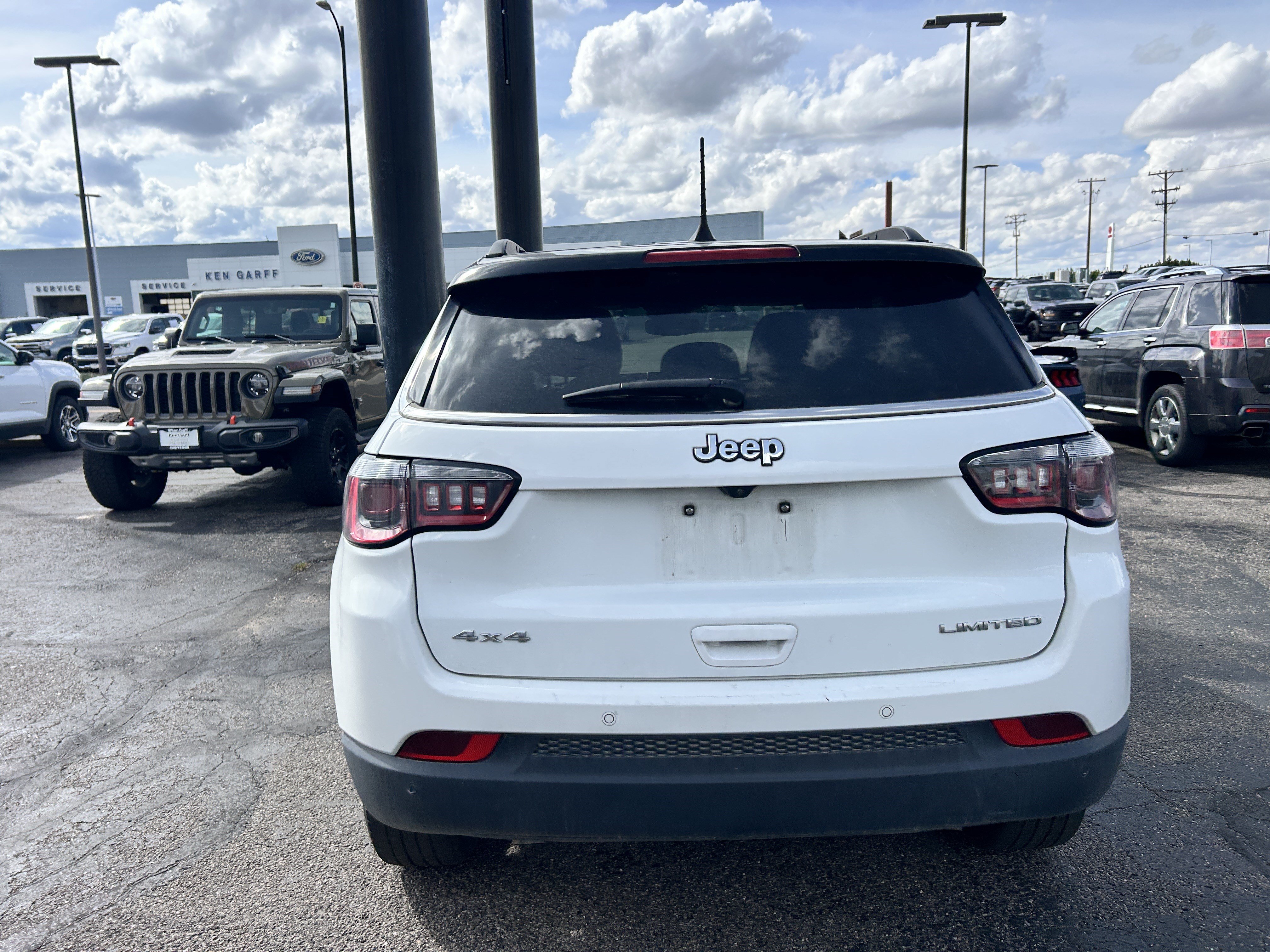 Used 2025 Jeep Compass Limited AWD/4WD image 4