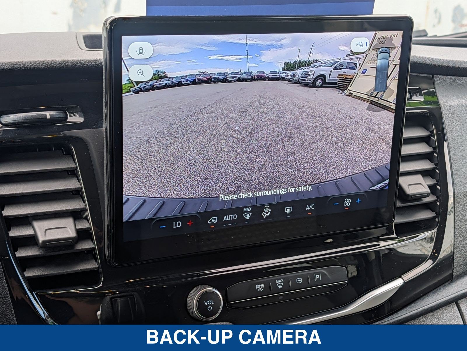 Certified 2024 Ford Transit 350 XLT RWD image 28