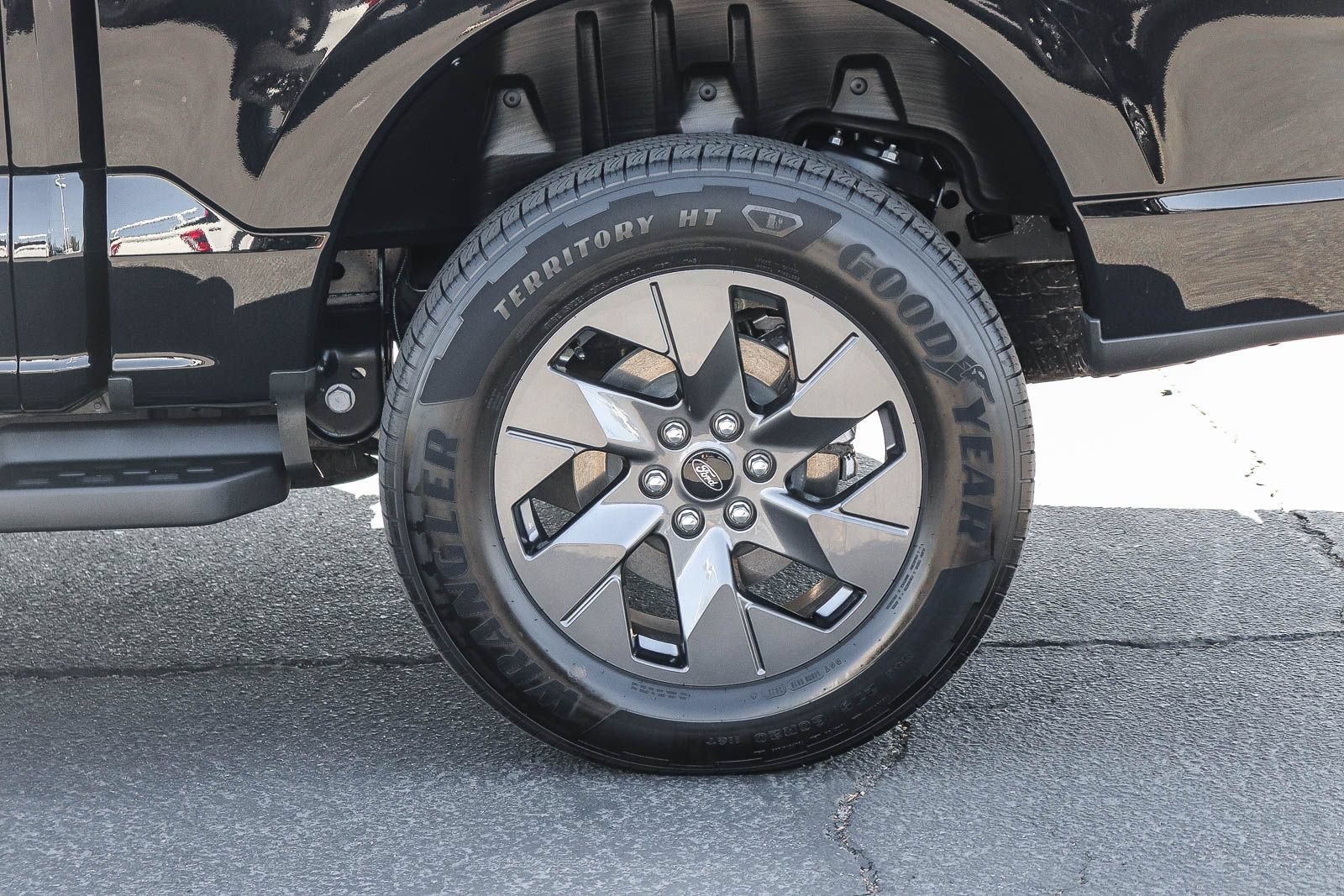 Certified 2025 Ford F150 Lightning Lariat AWD/4WD image 8