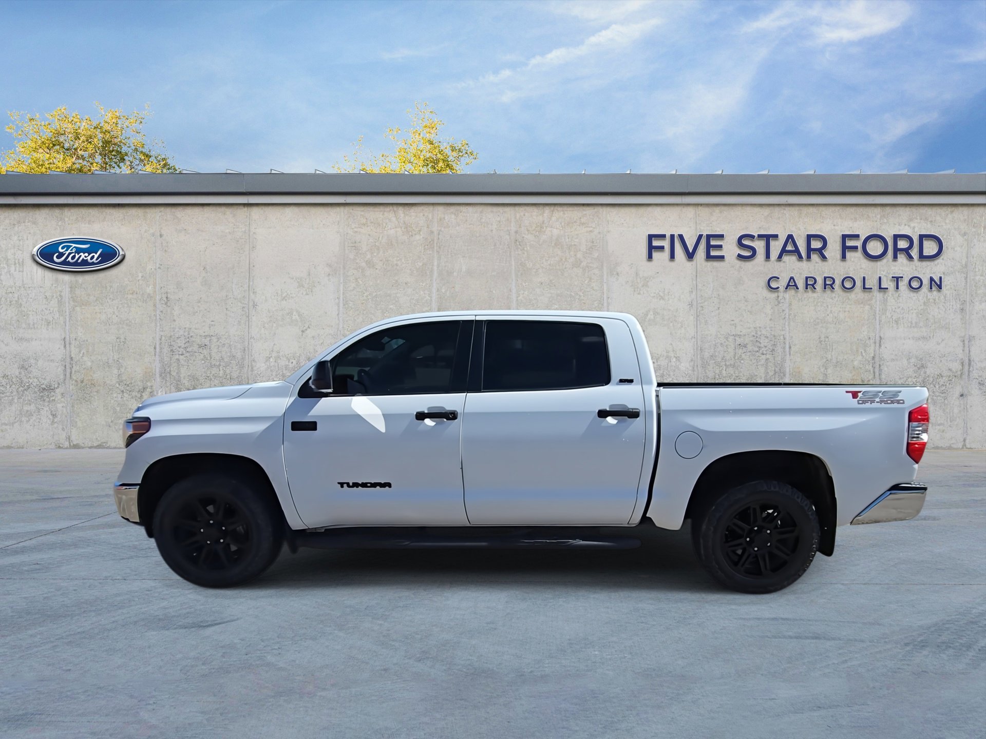 Used 2020 Toyota Tundra SR5 w/ SR5 Leather Package image 5