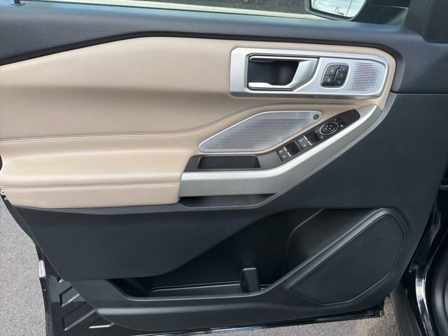 Certified 2022 Ford Explorer Limited w/ Limited Technology Package AWD/4WD image 19