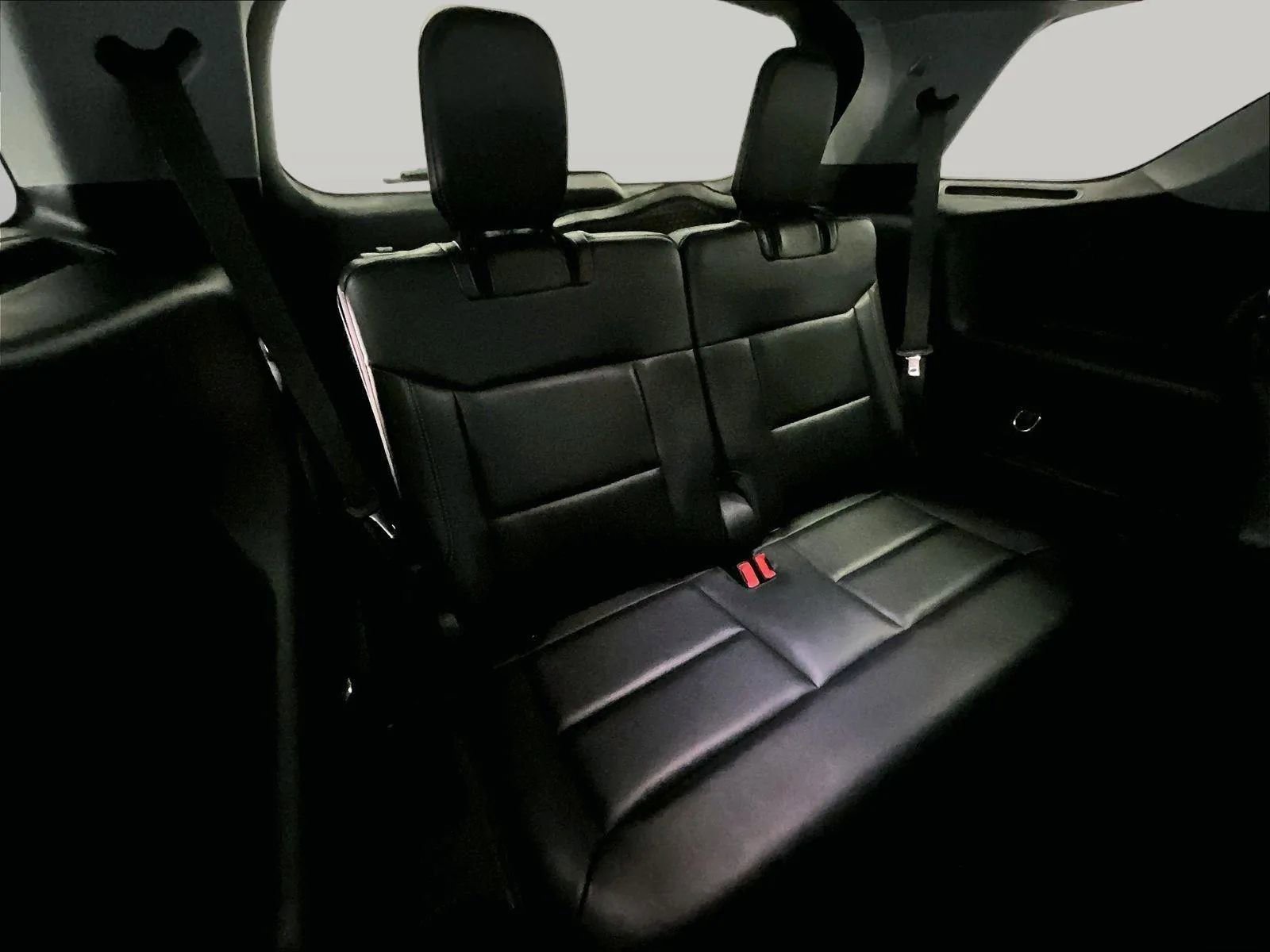 Certified 2022 Ford Explorer XLT w/ Equipment Group 202A image 27