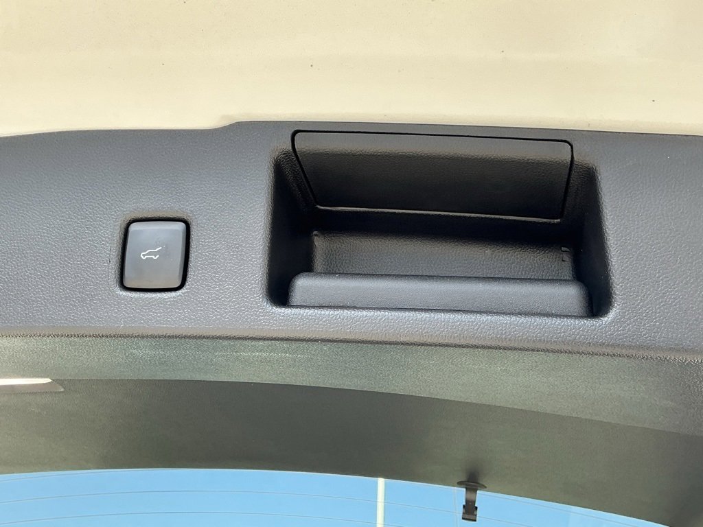 Certified 2024 Ford Escape SE image 17