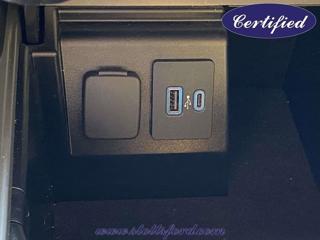 Certified 2022 Ford Explorer XLT w/ Equipment Group 202A image 30