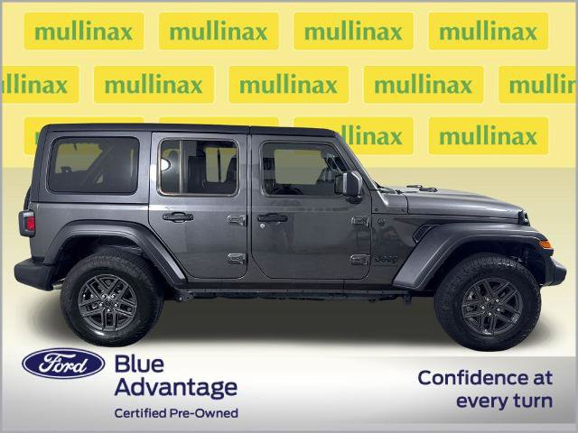 Used 2025 Jeep Wrangler Unlimited Sport AWD/4WD image 2