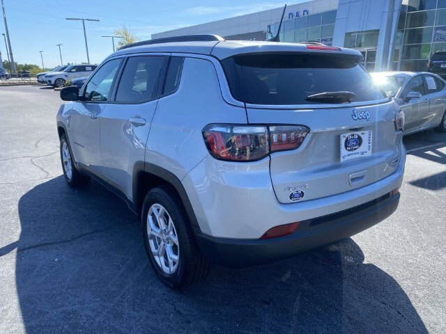 Used 2024 Jeep Compass Latitude AWD/4WD image 5