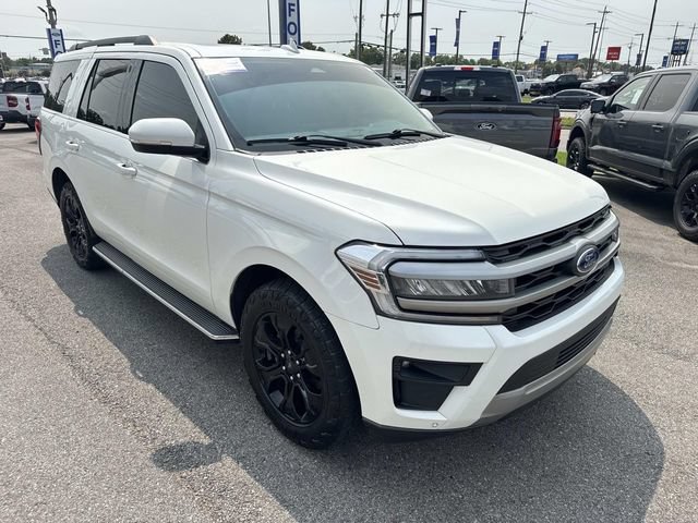 Certified 2022 Ford Expedition XLT RWD image 3