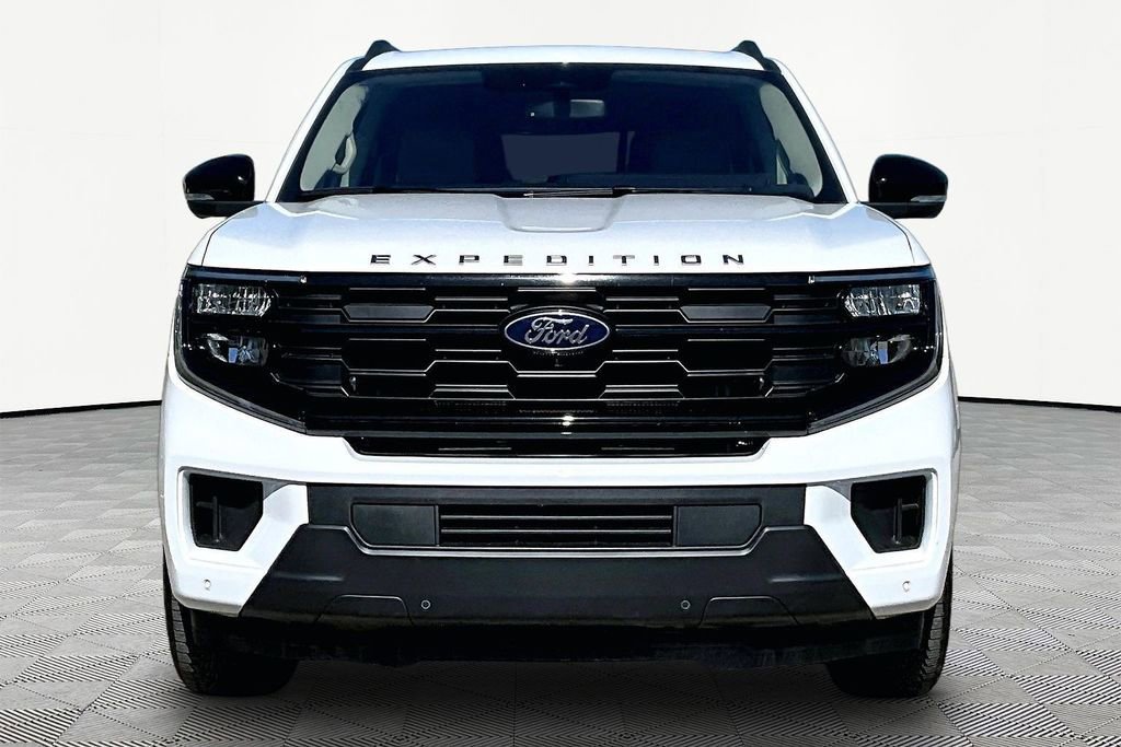 Certified 2025 Ford Expedition Active AWD/4WD image 6