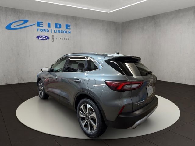 Certified 2024 Ford Escape Platinum AWD/4WD image 2