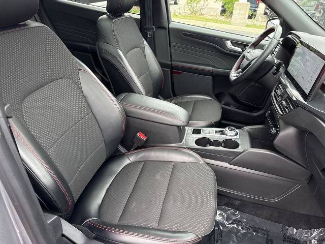 Certified 2024 Ford Escape ST-Line w/ Tech Pack #1 AWD/4WD image 9