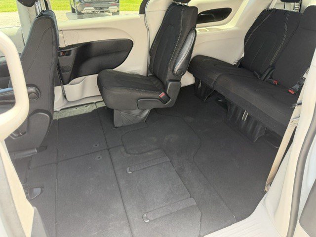 Used 2023 Chrysler Voyager LX FWD image 26