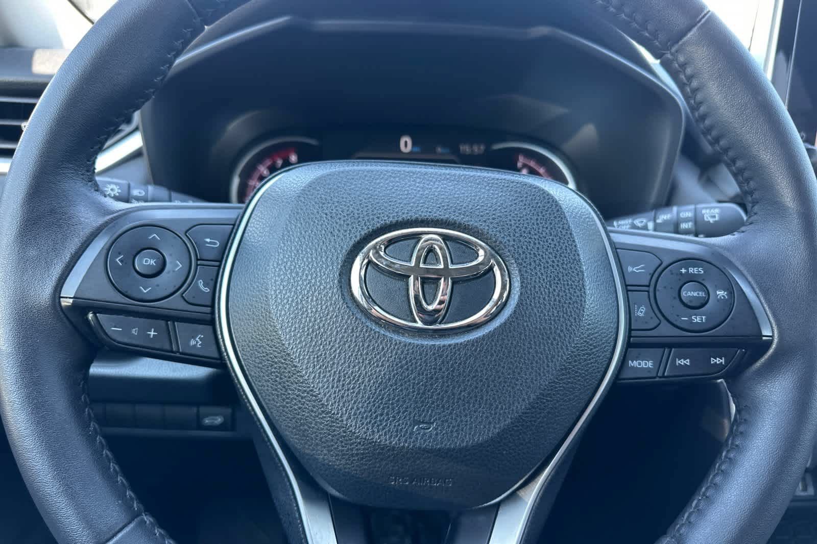 Used 2023 Toyota RAV4 XLE Premium FWD image 23