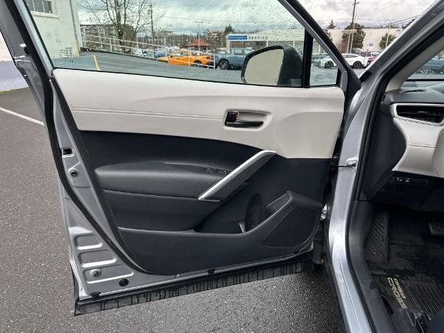 Used 2024 Toyota Corolla Cross L image 11