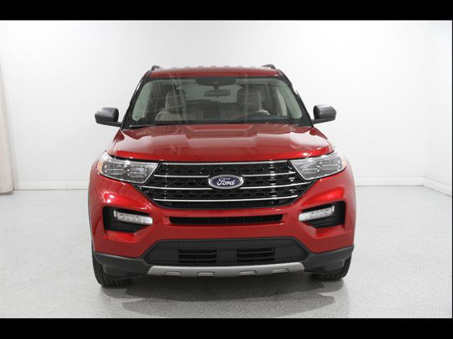 Certified 2024 Ford Explorer XLT w/ Equipment Group 202A image 4