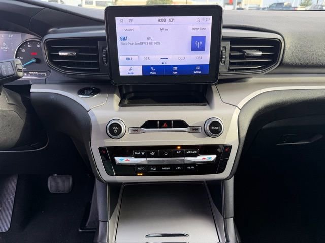 Certified 2023 Ford Explorer XLT image 16