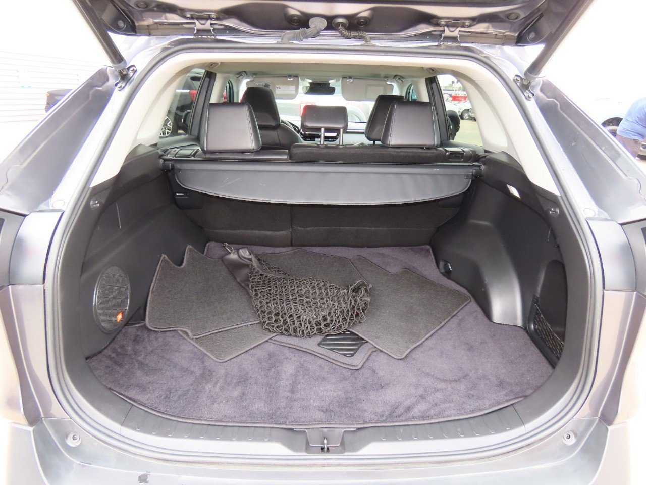 Used 2023 Toyota RAV4 Limited image 15