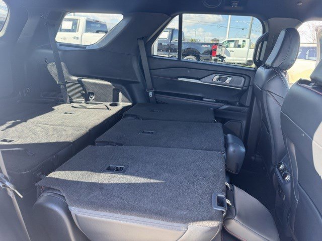 Certified 2025 Ford Explorer ST-Line w/ ST-Line Street Pack image 31