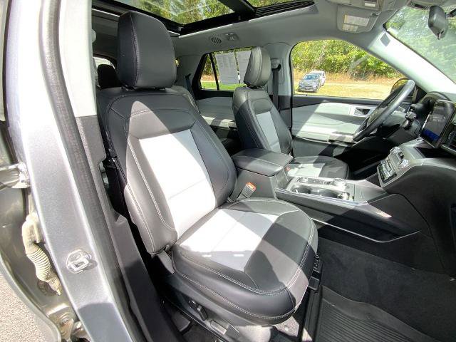 Certified 2022 Ford Explorer XLT w/ Equipment Group 202A AWD/4WD image 24