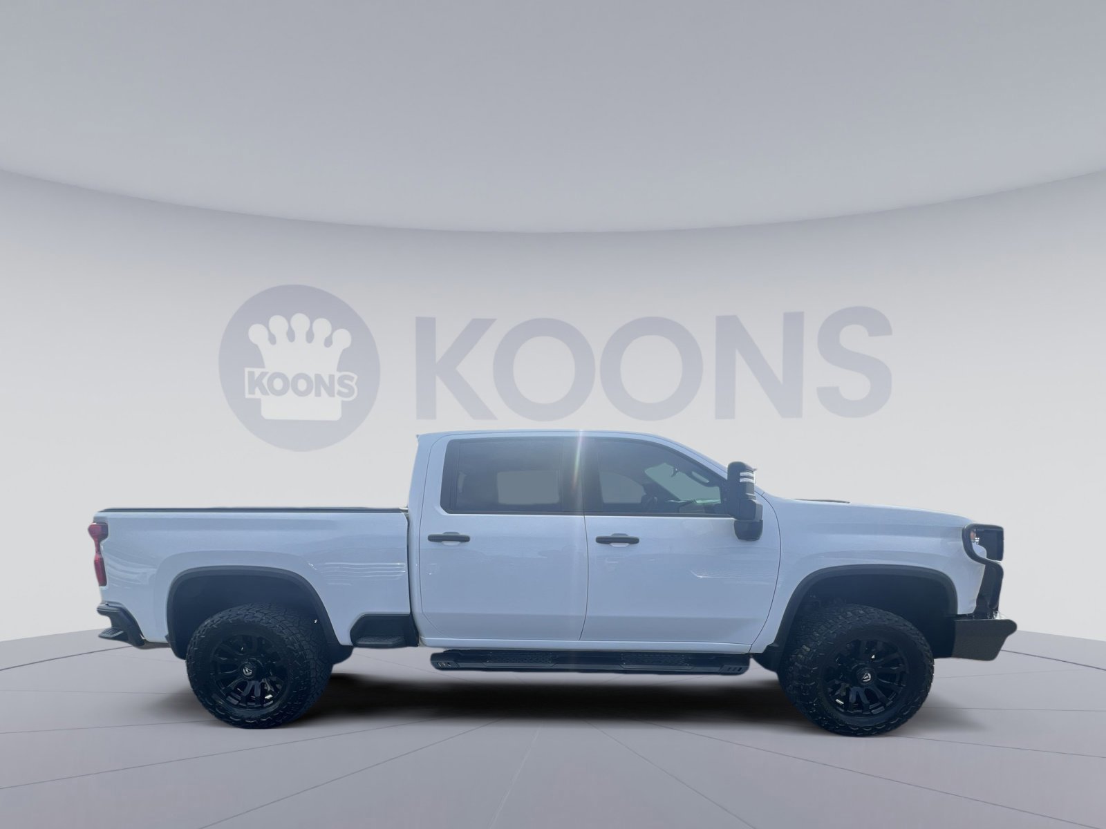 Used 2023 Chevrolet Silverado 2500 Custom w/ Custom Value Package image 6