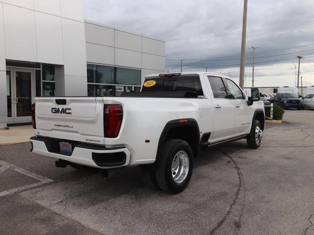 Used 2025 GMC Sierra 3500 Denali Ultimate AWD/4WD image 16