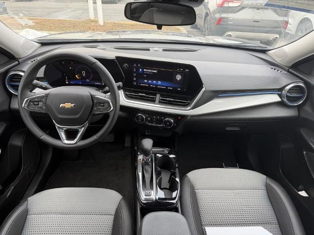 Used 2025 Chevrolet Trax LT w/ LT Convenience Package image 14