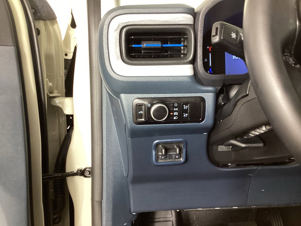 Certified 2025 Ford Maverick XLT w/ XLT Luxury Package AWD/4WD image 12
