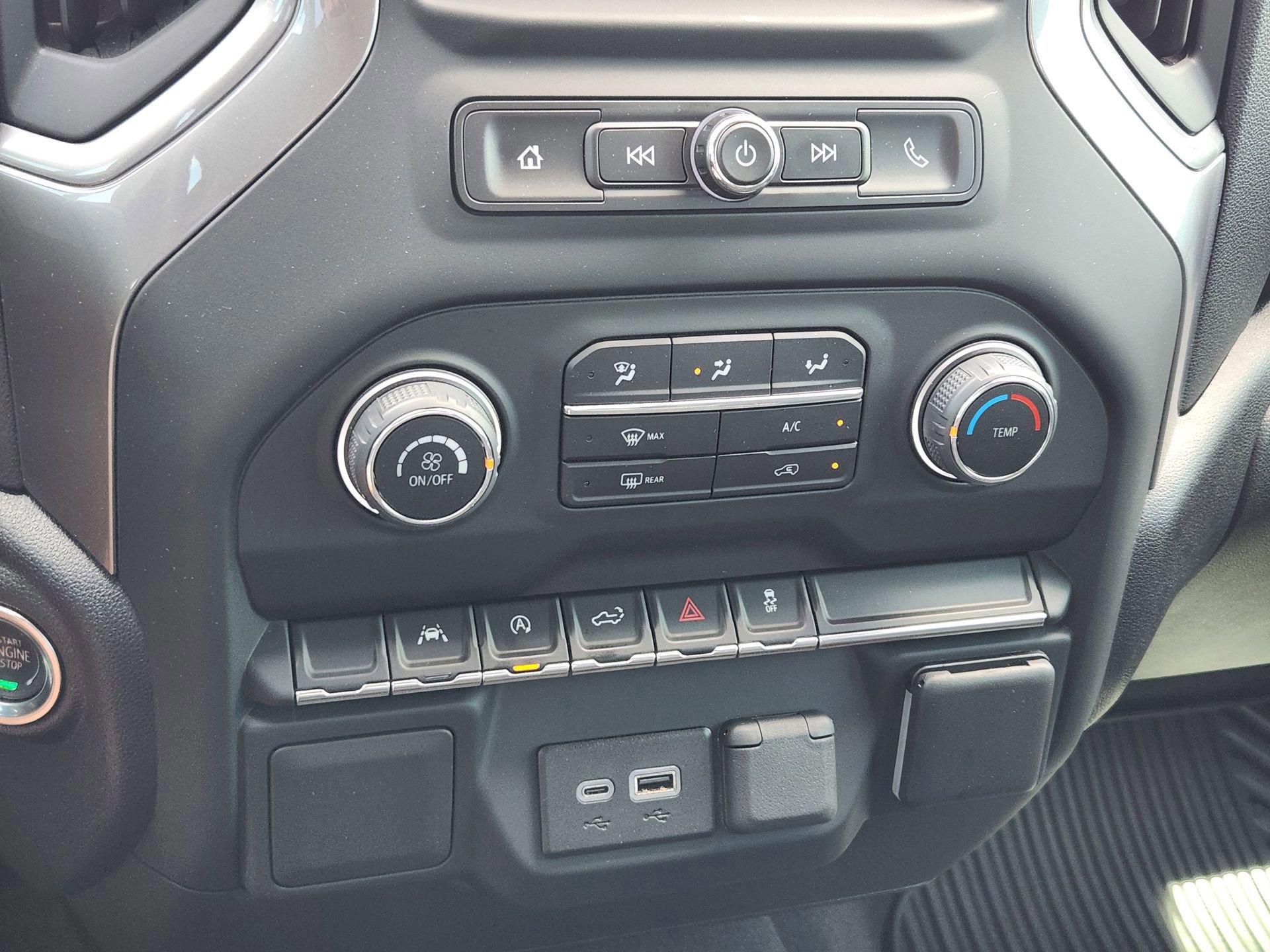 Used 2024 Chevrolet Silverado 1500 Custom image 23