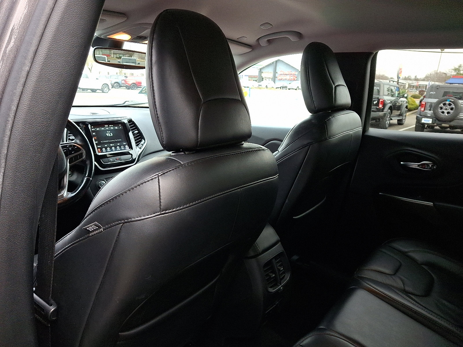 Used 2020 Jeep Cherokee Limited image 15