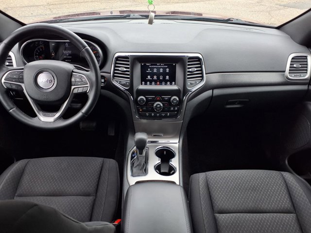 Used 2018 Jeep Grand Cherokee Laredo AWD/4WD image 11